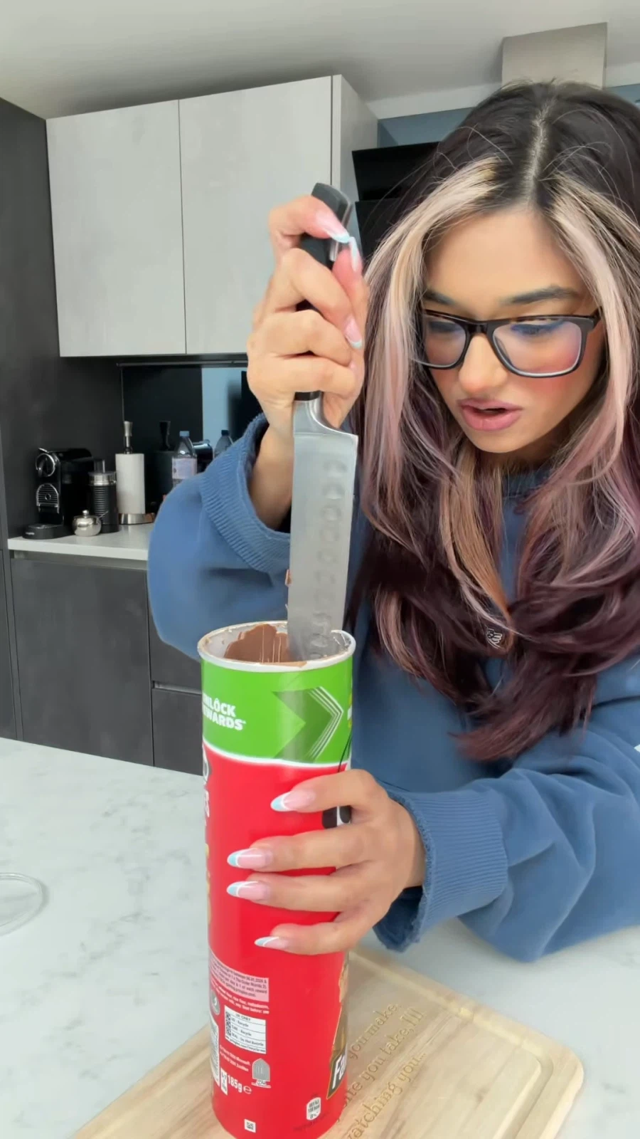 SNS에 유행 시작한 프링글스 초코 블록_5.webp