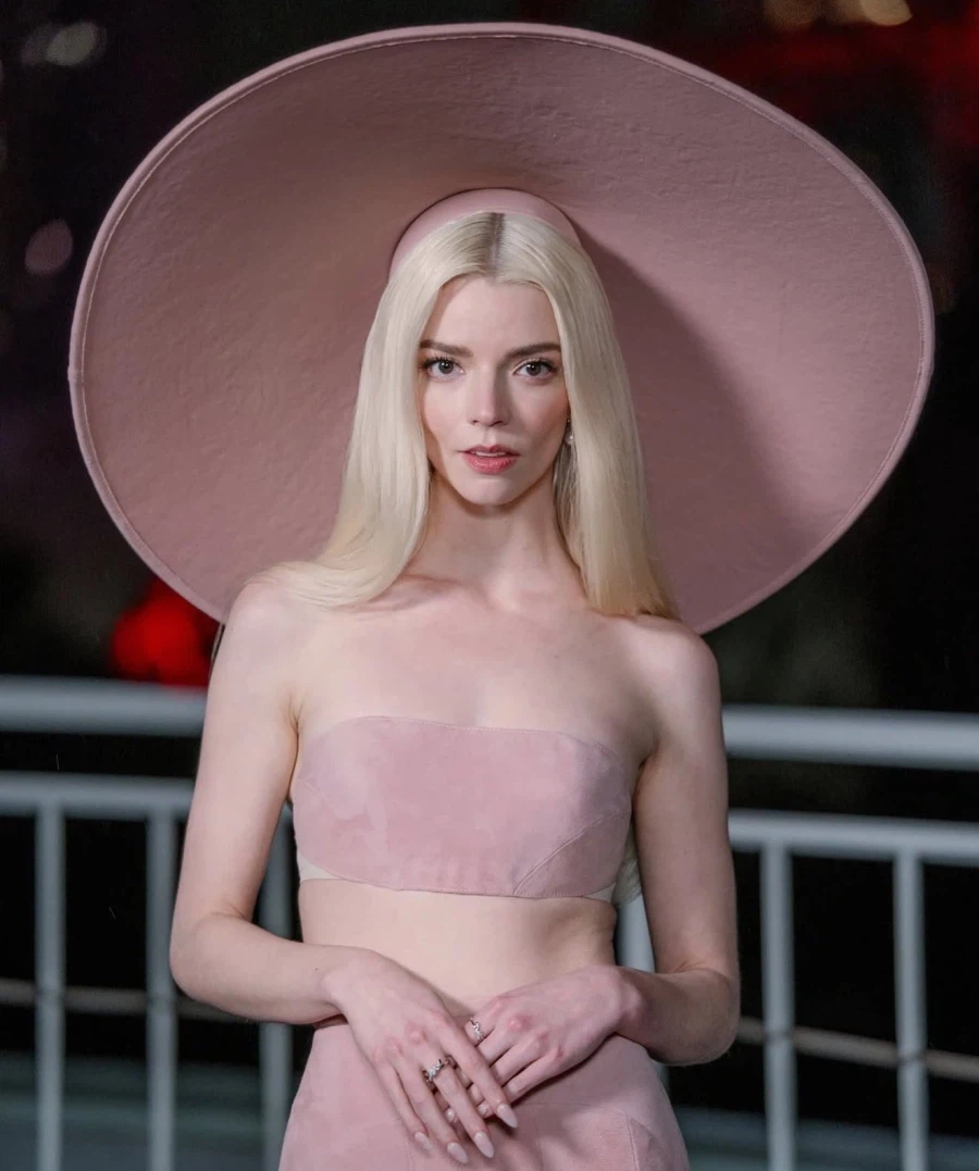 다같이 코스프레 하자고 해놓고 안해서 삐진 잭블랙_2.webp