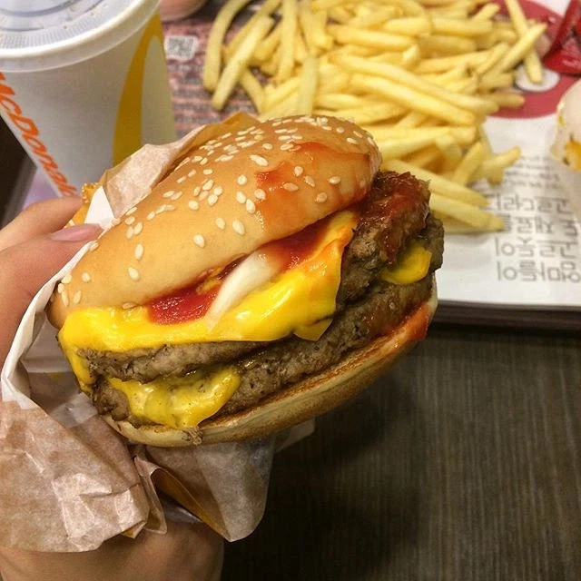 매니아층이 두터운 햄버거_1.webp