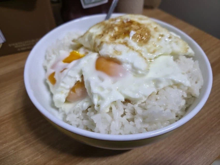 남자가 불만없이 밥먹을 수 있는 밥상의 마지노선_1.webp