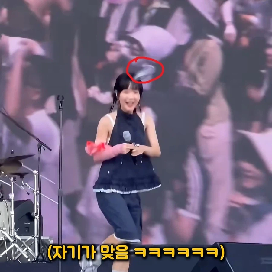 공연중 날아온 물병에 맞은 한로로_7.webp