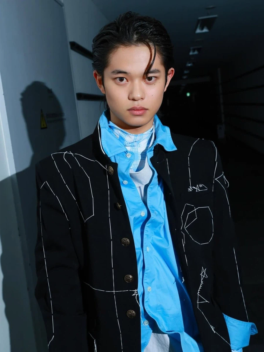 잘 생겼다 vs 평범하다.jpg_3.webp