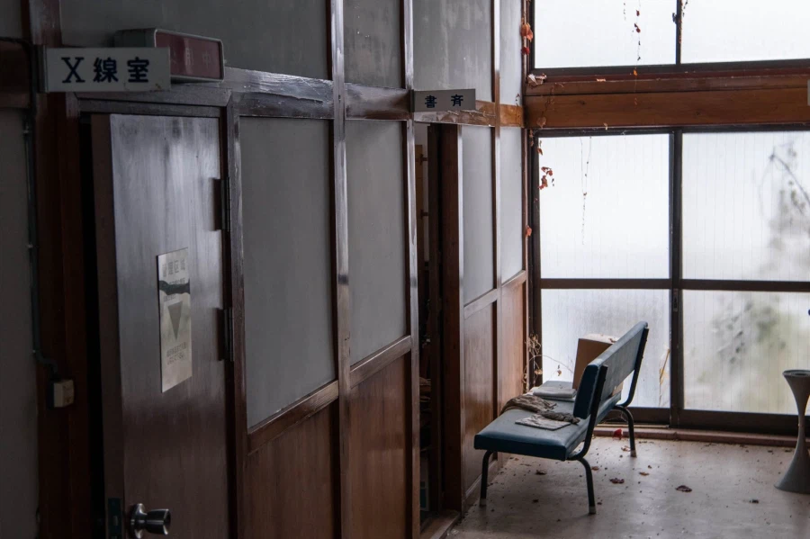 일본, 천장이 높은 폐의원_3.webp