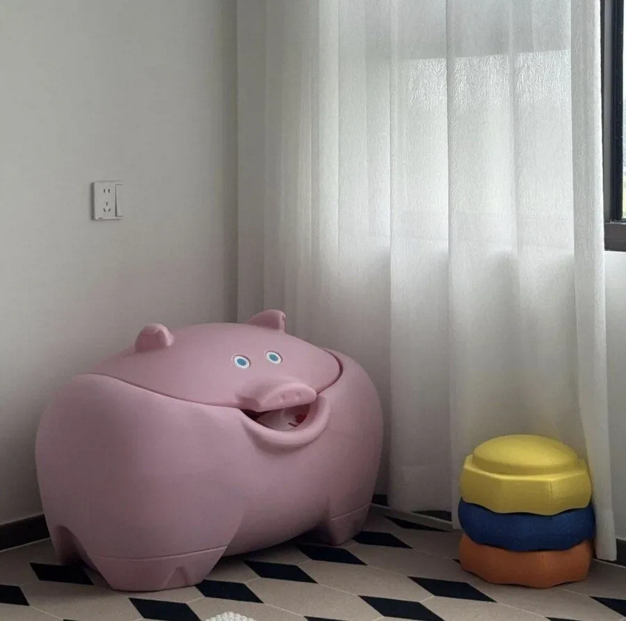 못된 아이는 돼지밥으로 줘야지_1.webp