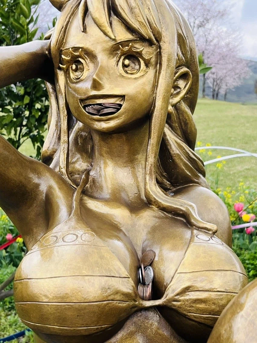 사람들이 돈을 놓고간다는 동상_1.webp