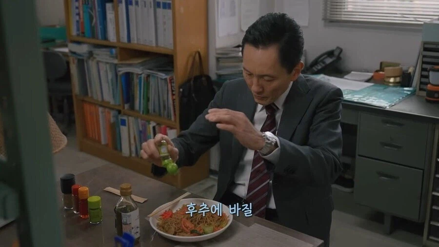 고독한미식가) 이노가시라 고로의 야끼소바 대참사_17.webp