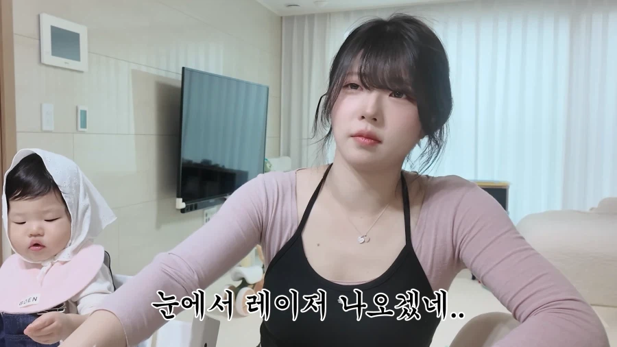 유튜브) 아내에게 만우절 전여친 장난 치다가 바람핀게 되버린 남편_57.webp