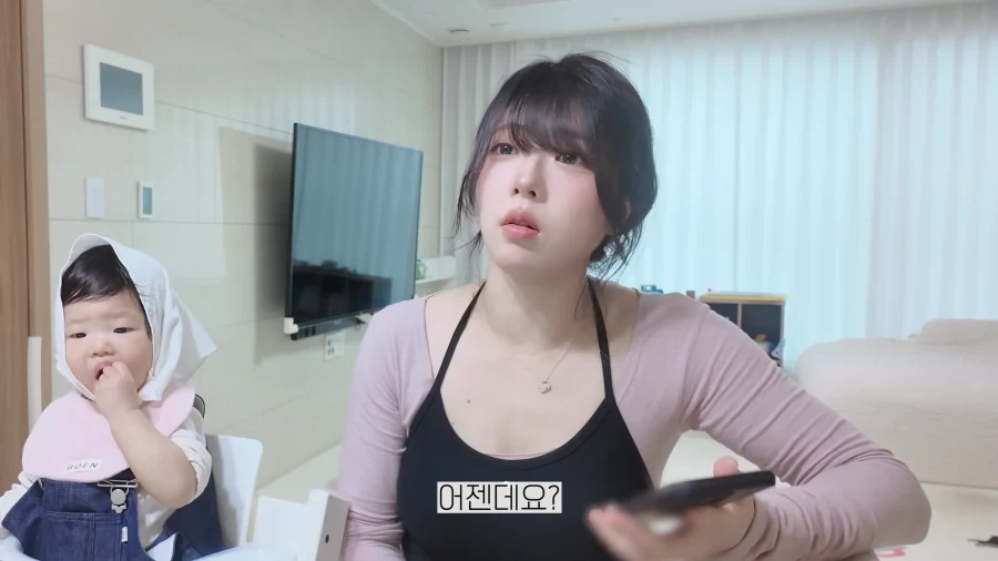 유튜브) 아내에게 만우절 전여친 장난 치다가 바람핀게 되버린 남편_64.webp