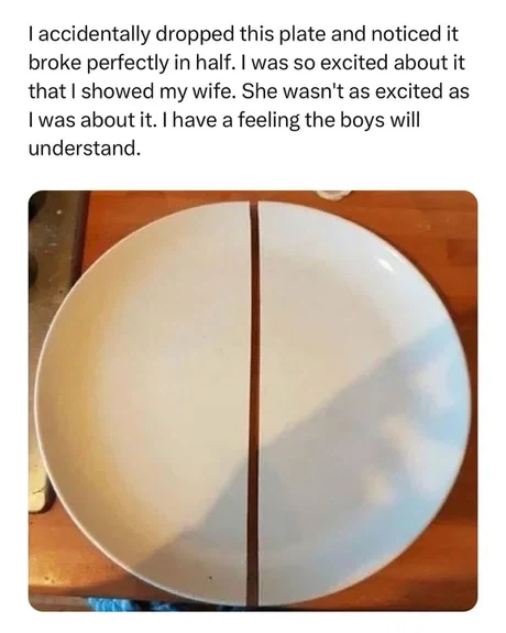 그릇을 깨뜨리고 자랑하는 남편_1.webp