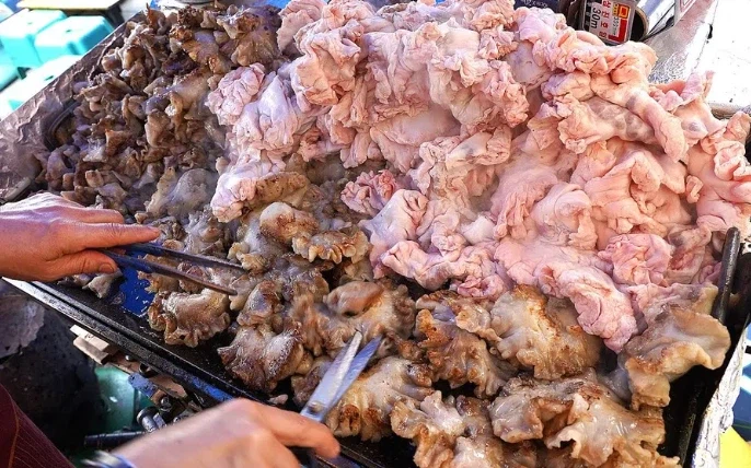 먹어본 사람들은 다들 의문을 표하게 된다는 고기 부위_1.webp