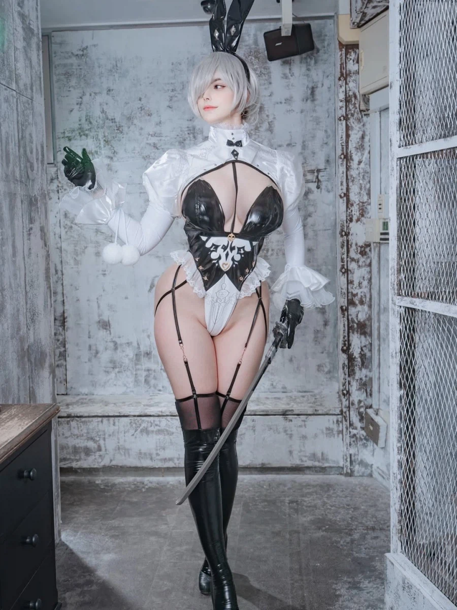 이쁜 2B 들 보고 가라_4.webp