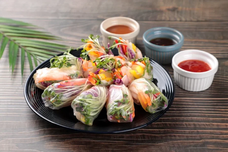 베트남친구한테 월남쌈 먹는거 보여주니 기겁하더라_1.webp