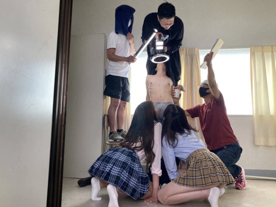 극한직업 AV 남자배우_2.webp