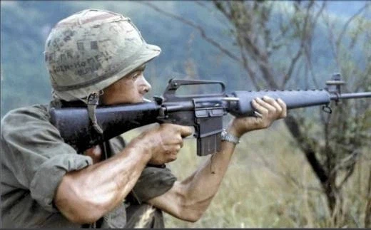 M16A1은 생각보다 불편하긴 했음._2.webp