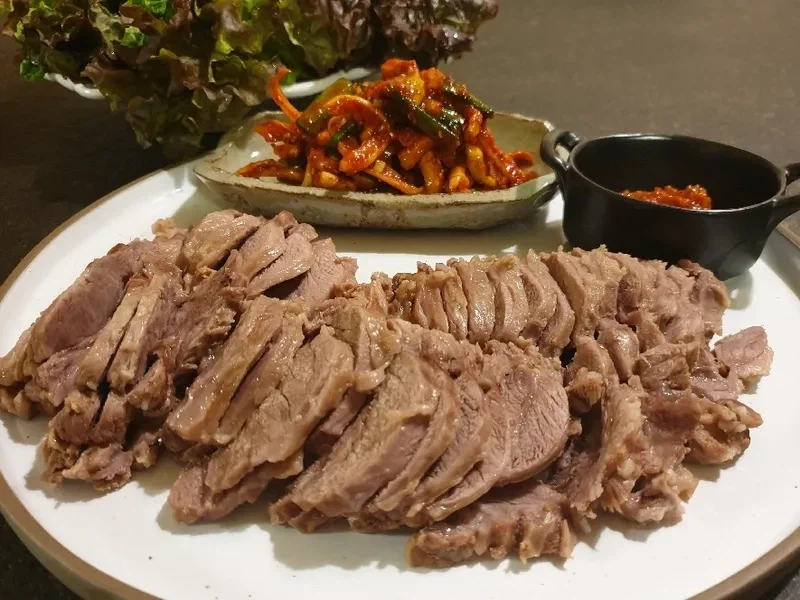 솔직히 돼지고기에서 가장 맛있는 부위는 뽈살이라고 생각해_1.webp