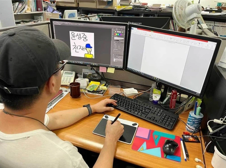 자기가 그린 그림을 기사에 넣는 기자_4.webp