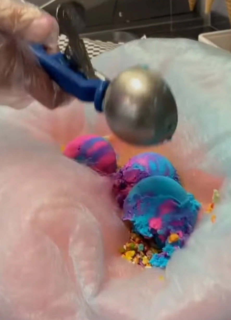 미국놈들이 솜사탕 먹는 법_3.webp