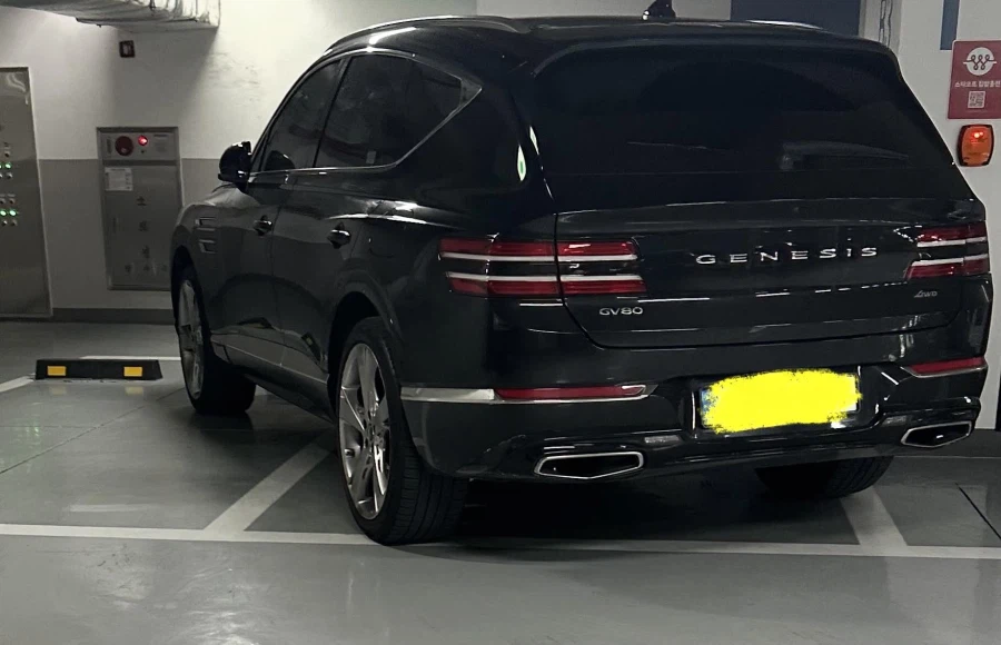 이 쯤 되면 속사정이 궁금하기까지 한 주차빌런_1.webp