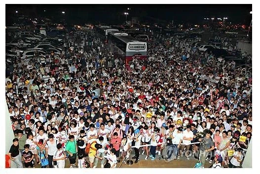 과격했던 옛날 야구 팬들..._2.webp