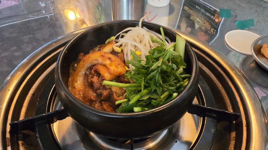 9,900원 미나리 제육 볶음_3.webp