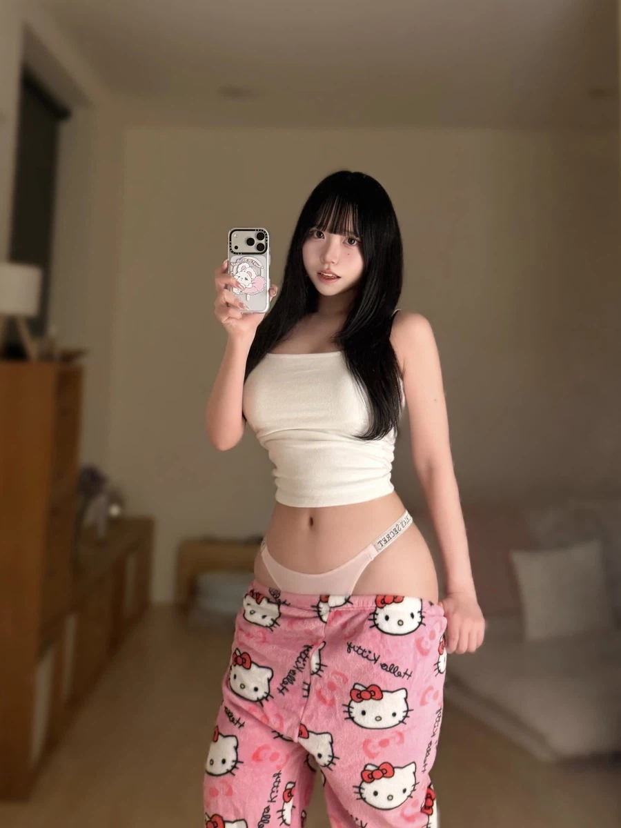 안벗어도 굉장한눈나_9.webp