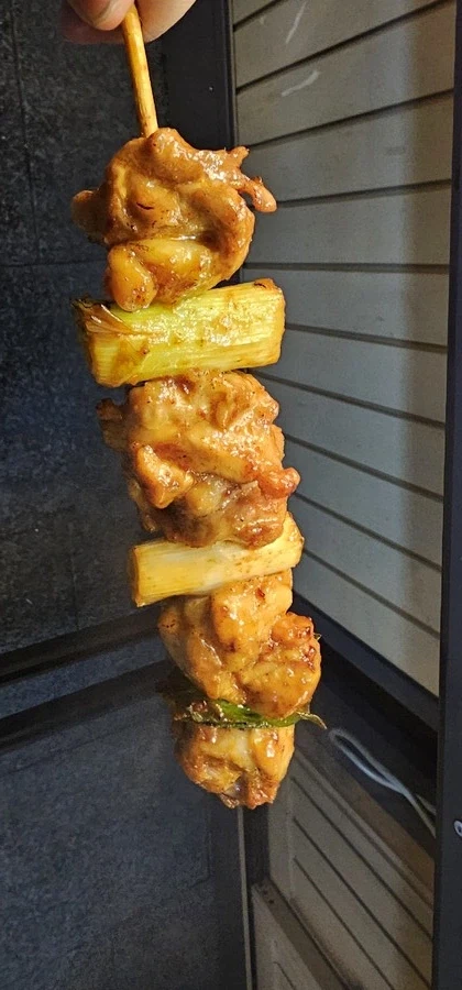 영계 먹을 생각에 후다닥 퇴근하고 업소왔다_1.webp