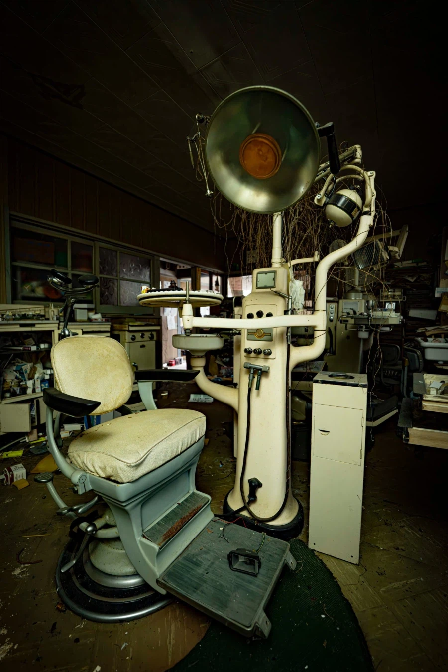 일본, 2025년 리뷰가 있는 치과 폐허 _2.webp