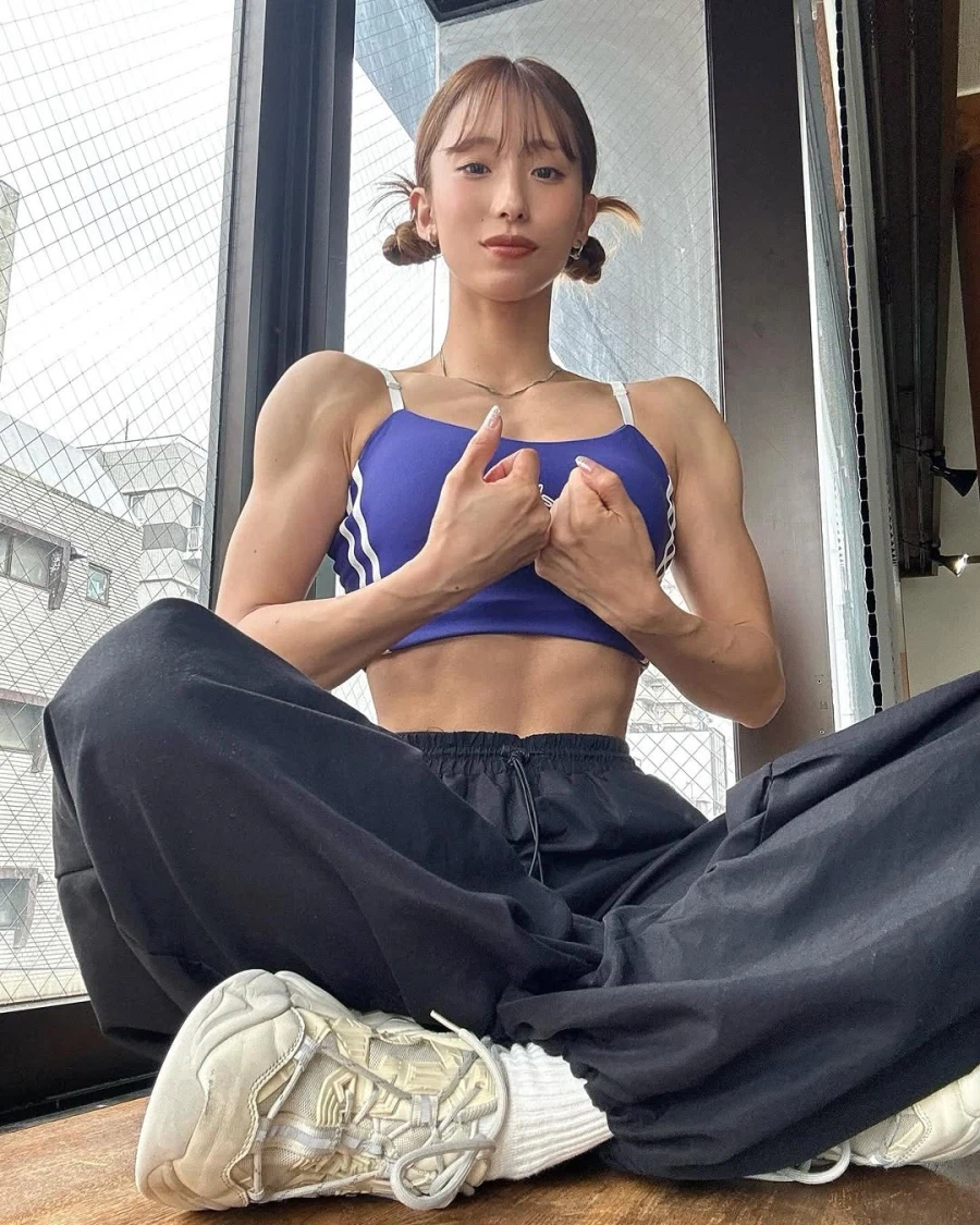 노력형 몸매.jpg_6.webp