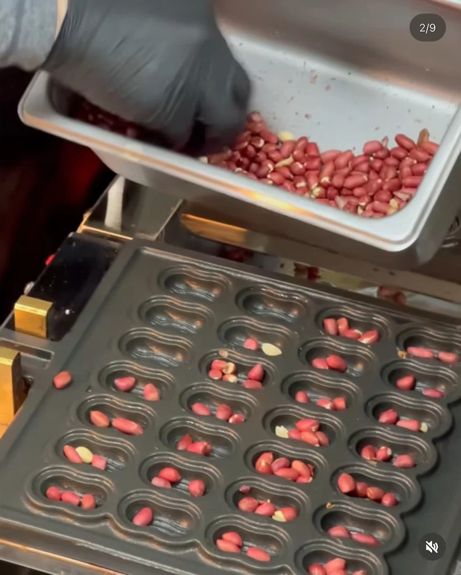 서문시장에서 유명하다는 땅콩빵_2.webp