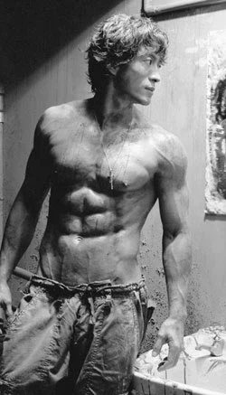 일본에서 151억 원치가 팔렸다는 한국인 화보집_2.webp