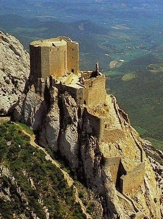 판타지 영화에 나올꺼 같은 프랑스 성_2.webp