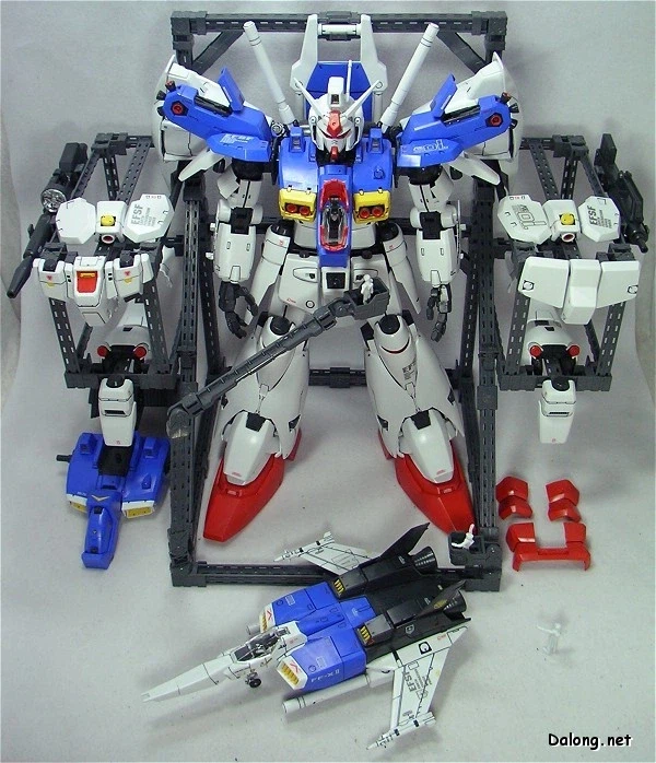 알바 동료인 할머니가 손주한테 선물로 줄 건프라를 대신 만들어 달라는데.jpg_3.webp