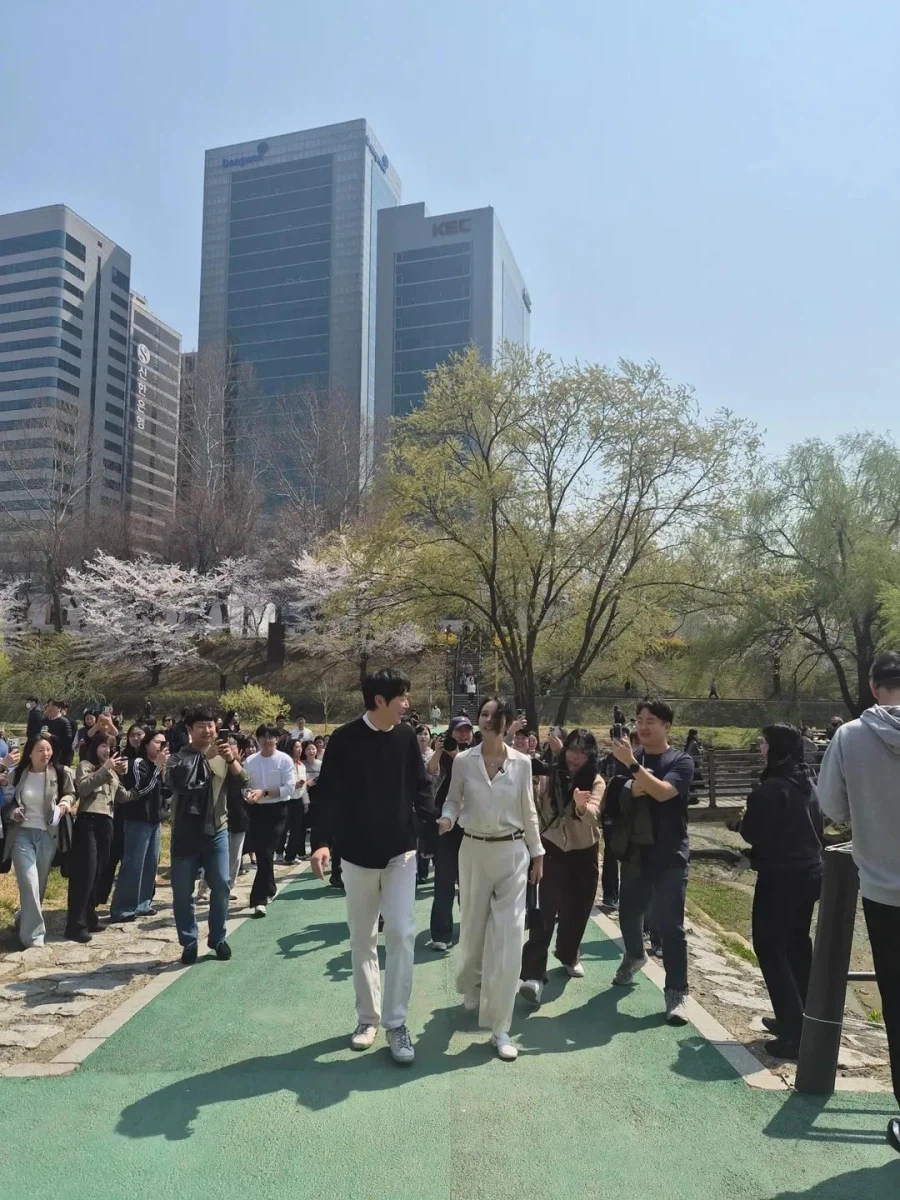 키 공개하고 168cm처럼 안 보인단 댓글이 많이 달렸다는 한가인._14.webp