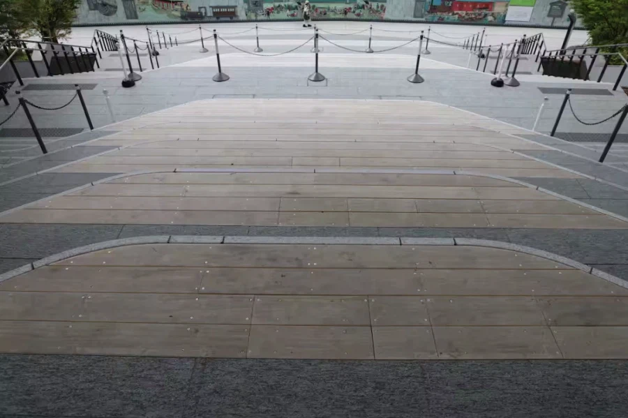 일본에서 부상자가 발생한 환각 계단_1.webp