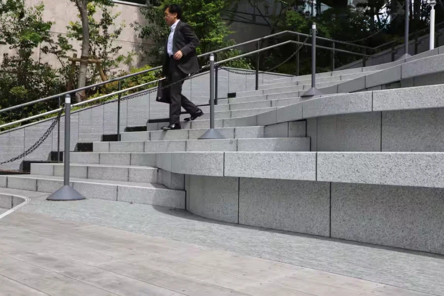 일본에서 부상자가 발생한 환각 계단_3.webp