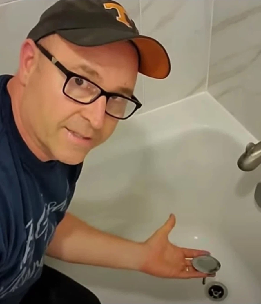 인터넷 파파라고 불리는 남자_5.webp