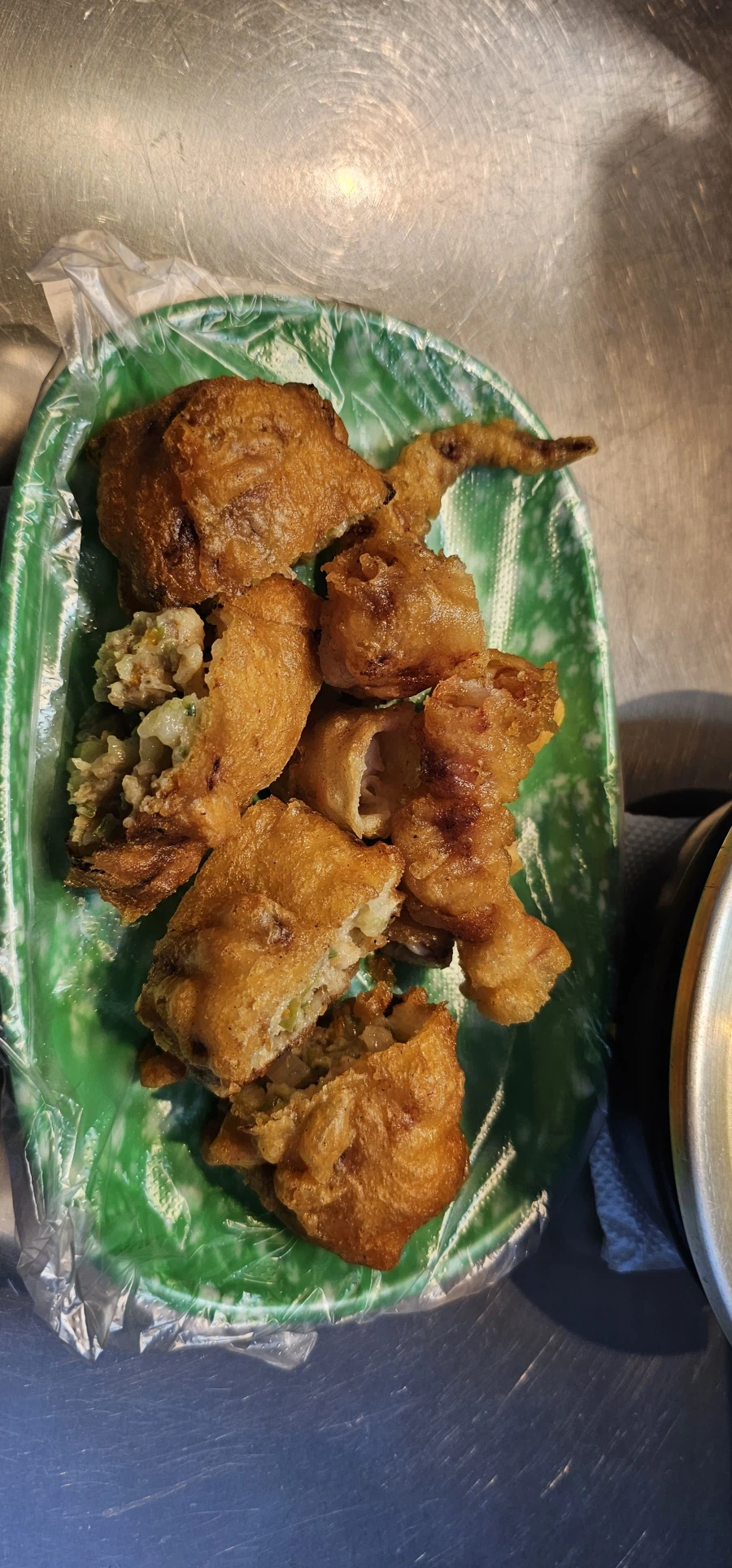 영계 먹으러 업소갔다가 퇴짜 맞고 옆에서 오징어나 먹는다_3.webp