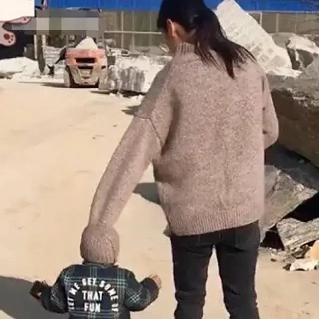 아기가 쓴 모자의 비밀_2.webp