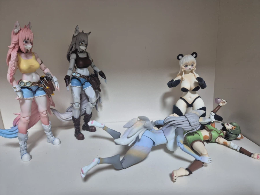 피규어 주문한거 왔다_5.webp