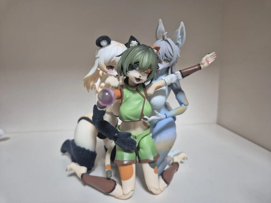 피규어 주문한거 왔다_6.webp