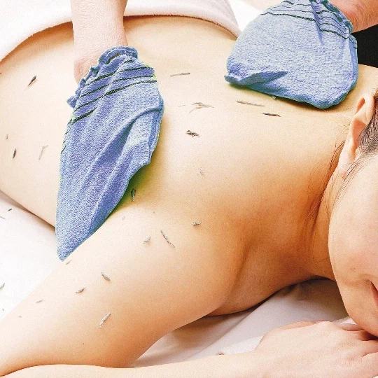 때밀이 하겠다는 아들 때문에 고민이다.jpg_1.webp