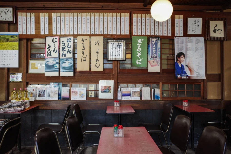 일본, 오래된 우동 가게의 나베야키 우동_2.webp