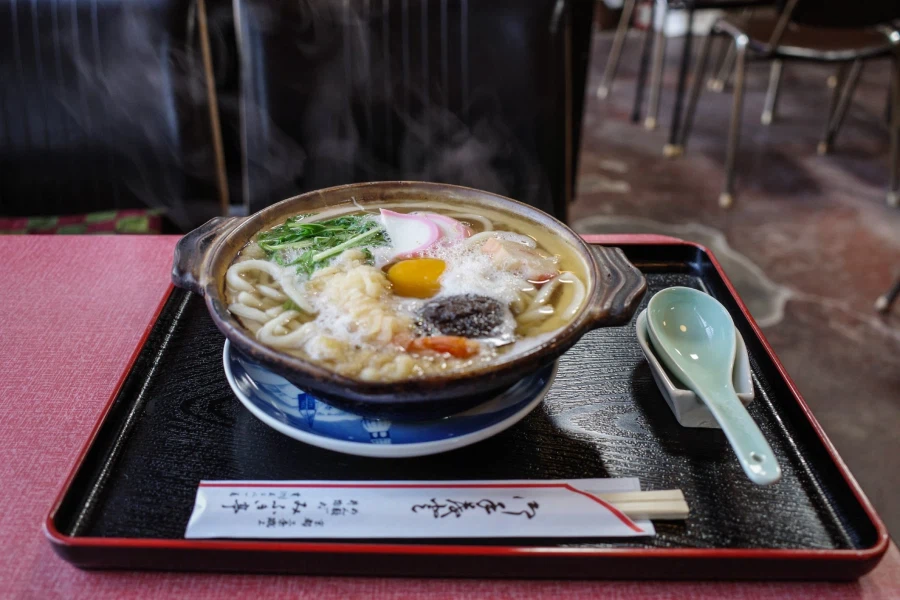 일본, 오래된 우동 가게의 나베야키 우동_4.webp