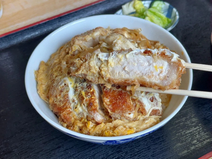 일본, 한적한 시골 식당의 550엔짜리 돈가스 덮밥 _4.webp