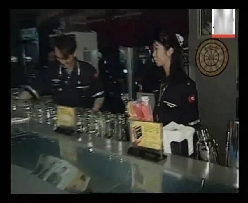 지금보면 경악스러운 90년대 어떤 한국의 술집_12.webp