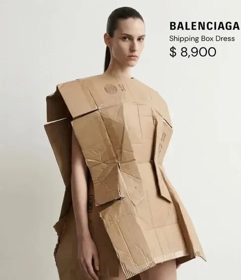 발렌시아가 신상 드레스라고 하는 거._1.webp