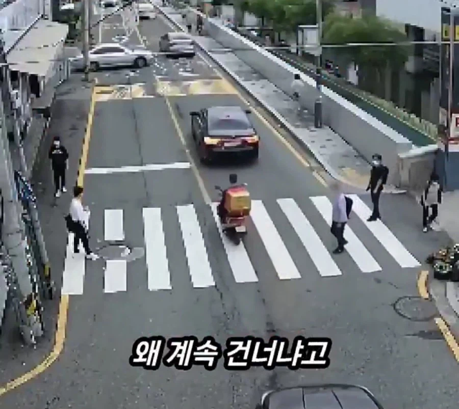 ㄹㅇ 운전면허 압수해야 하는 사람.jpg_2.webp