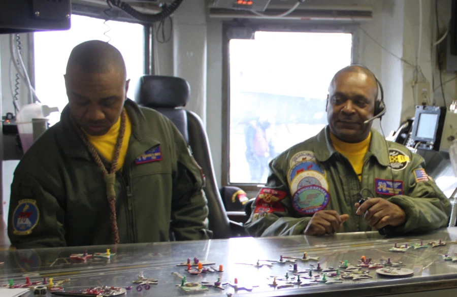 항공모함 에서 의외로 아날로그를 고집 하는것_2.webp