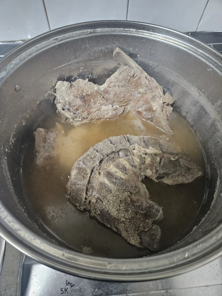 감자탕 뼈 발라먹는거 귀찮은 사람 꿀팁_1.webp