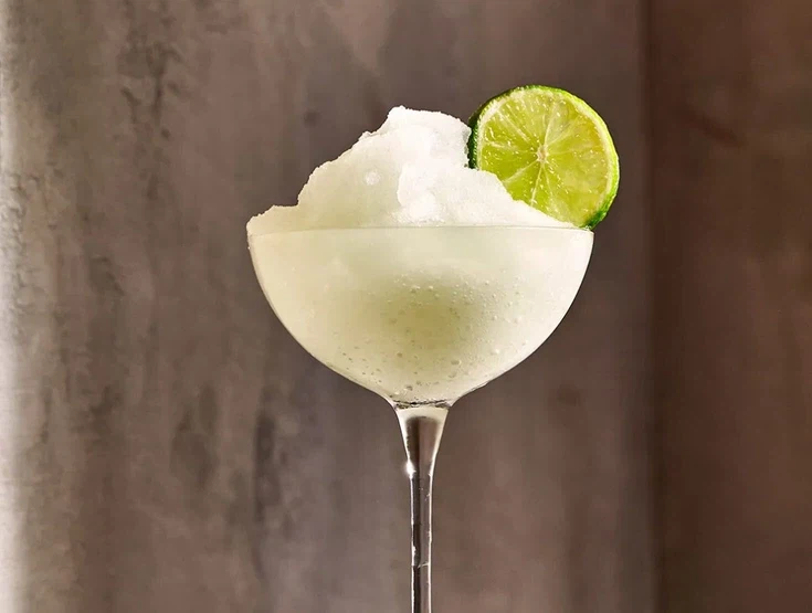 영화) 타란티노 영화에서 유독 먹음직스럽게 나오는 술_1.webp